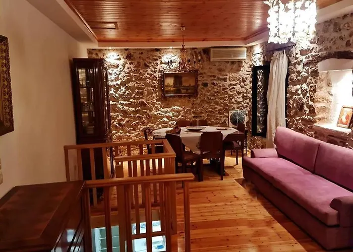 Πέτρινο Πολυτελές Εξοχικό